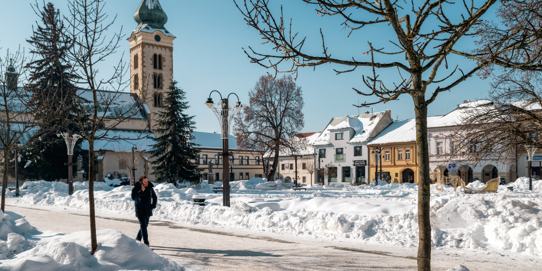 centre-town-liptovsky-mikulas-slovakia-covered-by-snow (1)