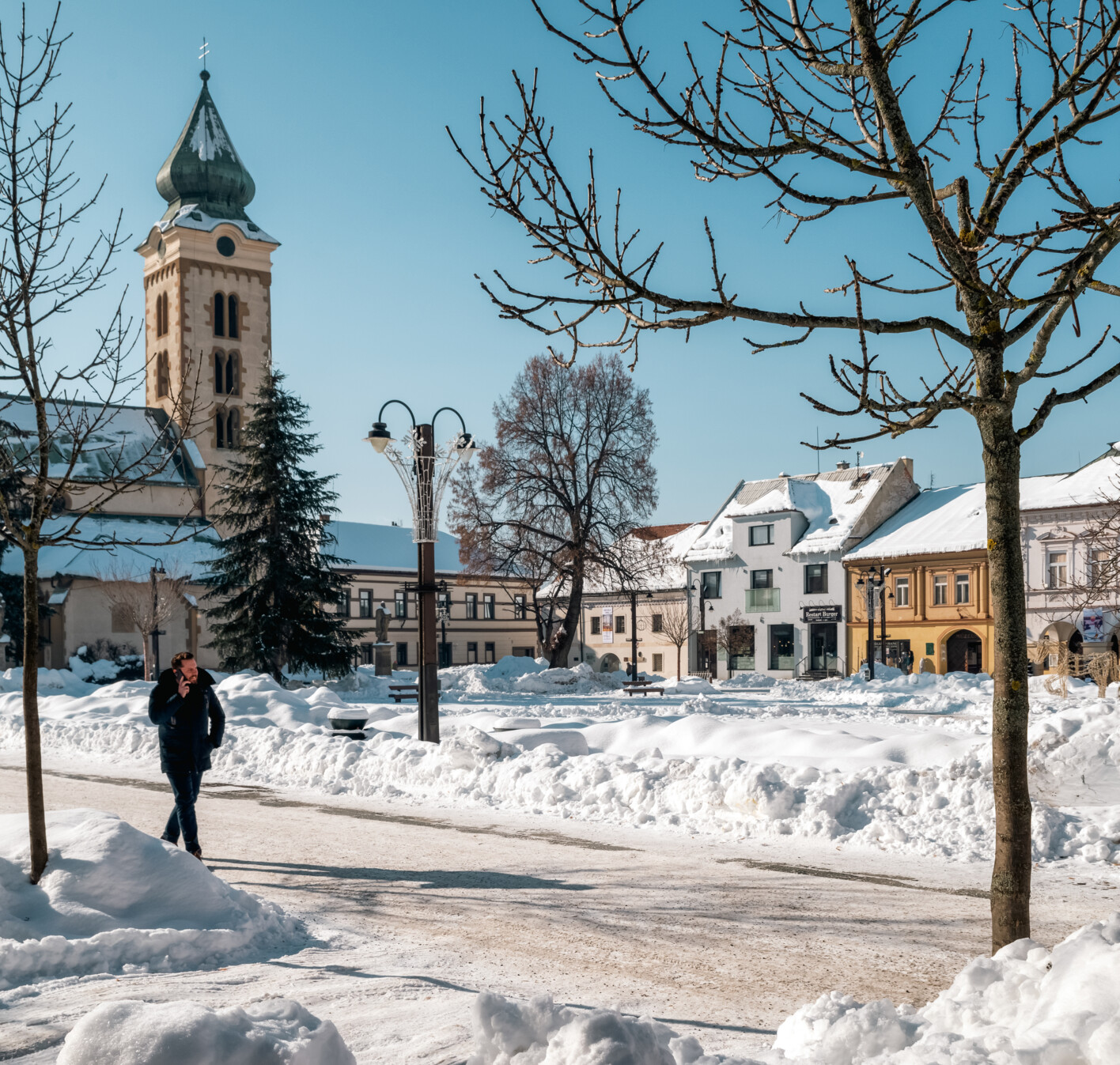 centre-town-liptovsky-mikulas-slovakia-covered-by-snow (1)